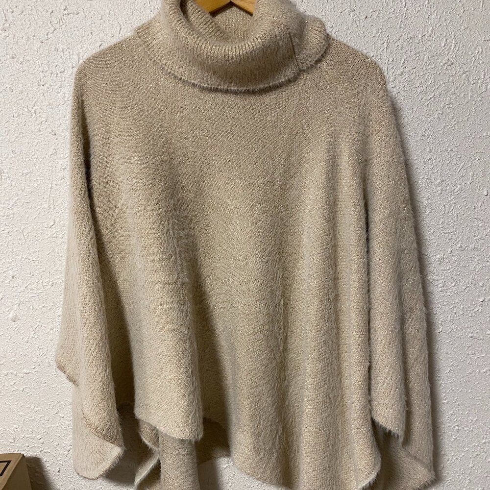 Anthropologie Sleeping on Snow Cream and Gold Poncho Winter Warm Holiday